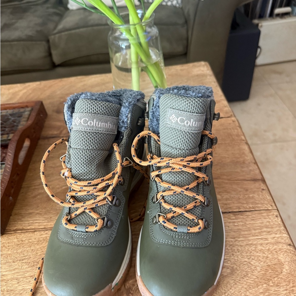 Columbia Olive and Orange Winter Boots - Picture 5 of 7
